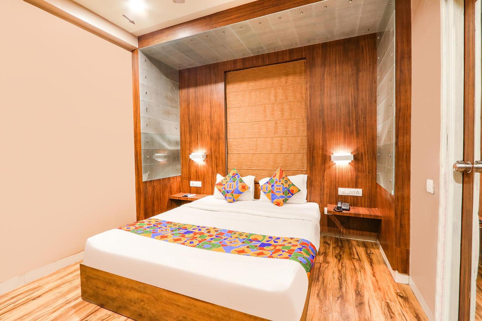 Fabhotel Arastu Plaza - Nampally Hyderabad Esterno foto