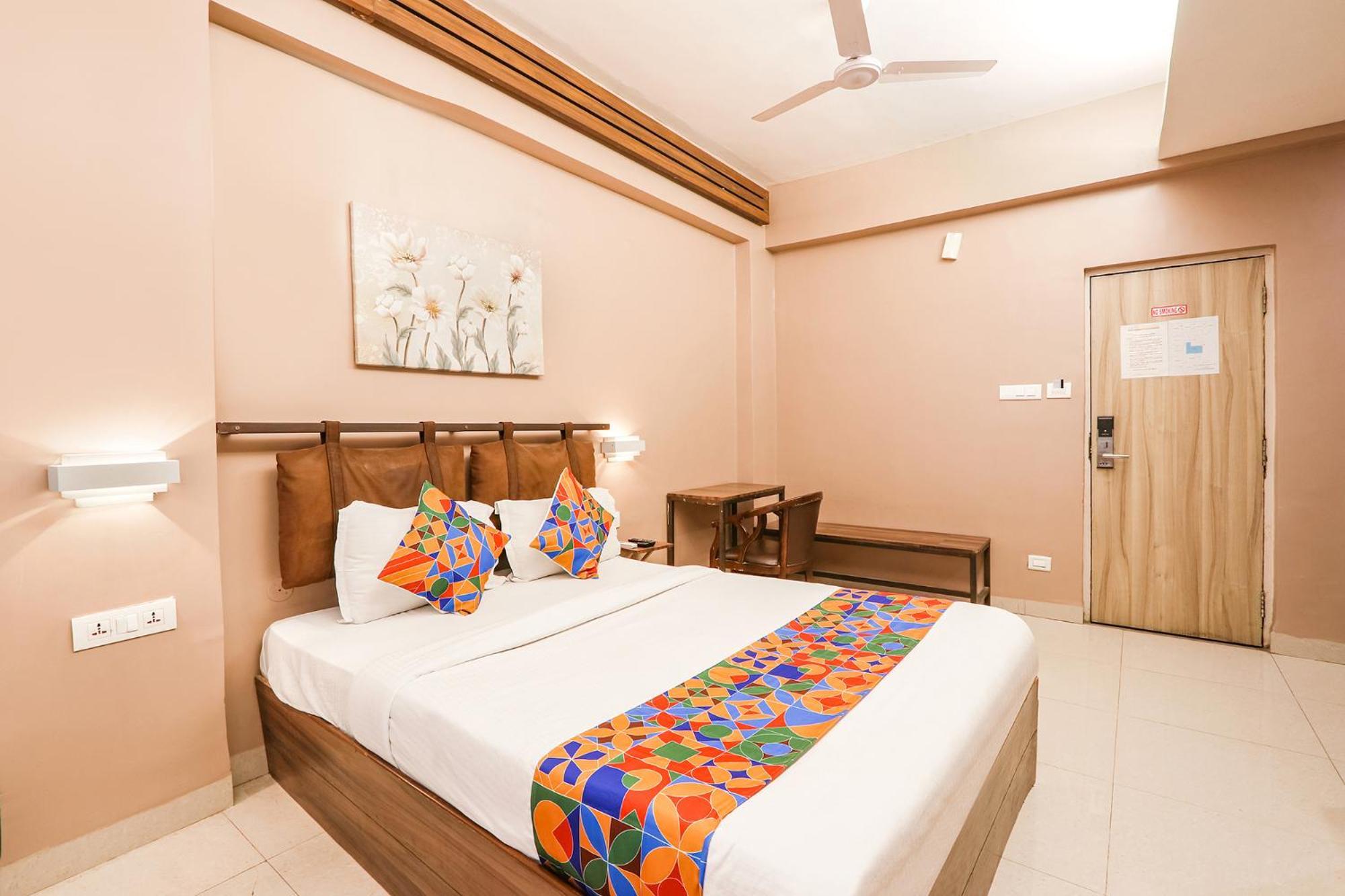 Fabhotel Arastu Plaza - Nampally Hyderabad Esterno foto