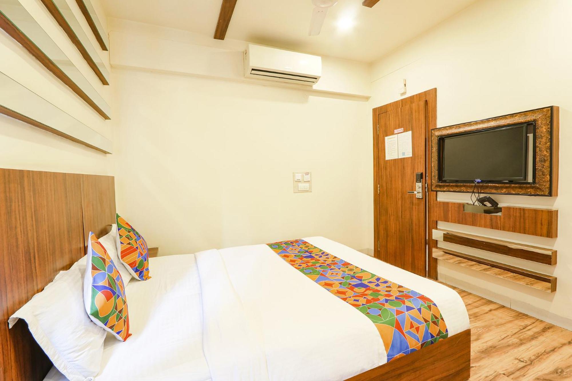 Fabhotel Arastu Plaza - Nampally Hyderabad Esterno foto