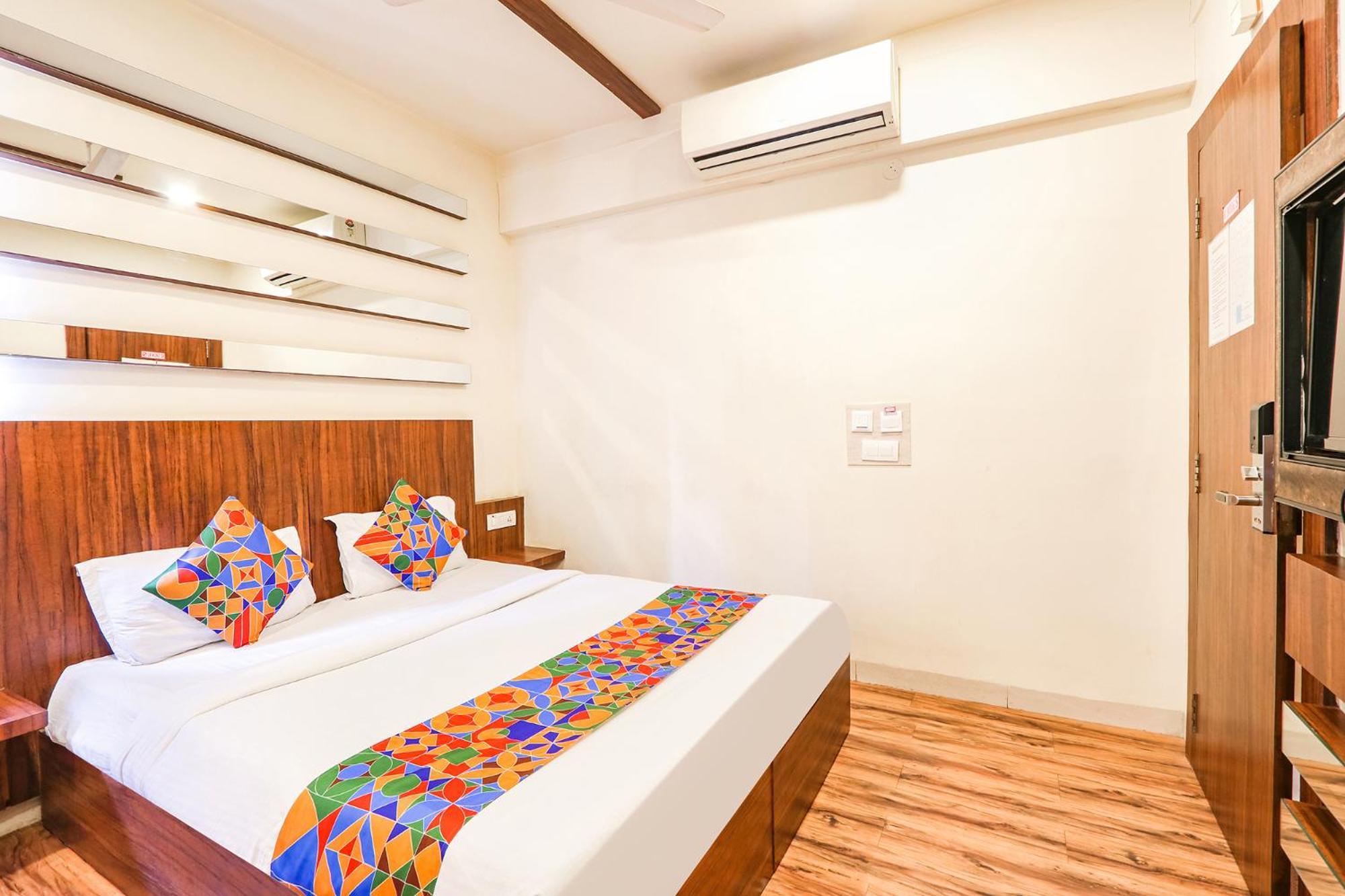 Fabhotel Arastu Plaza - Nampally Hyderabad Esterno foto