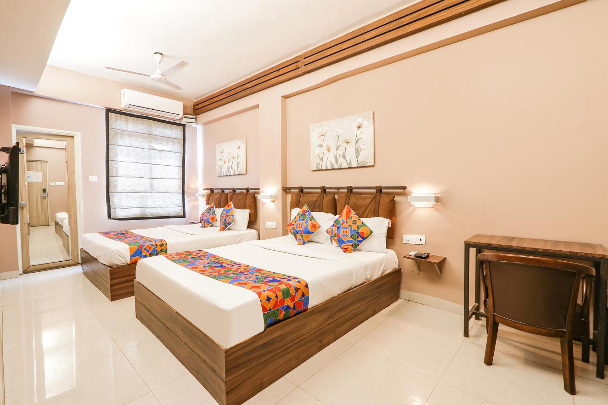 Fabhotel Arastu Plaza - Nampally Hyderabad Esterno foto