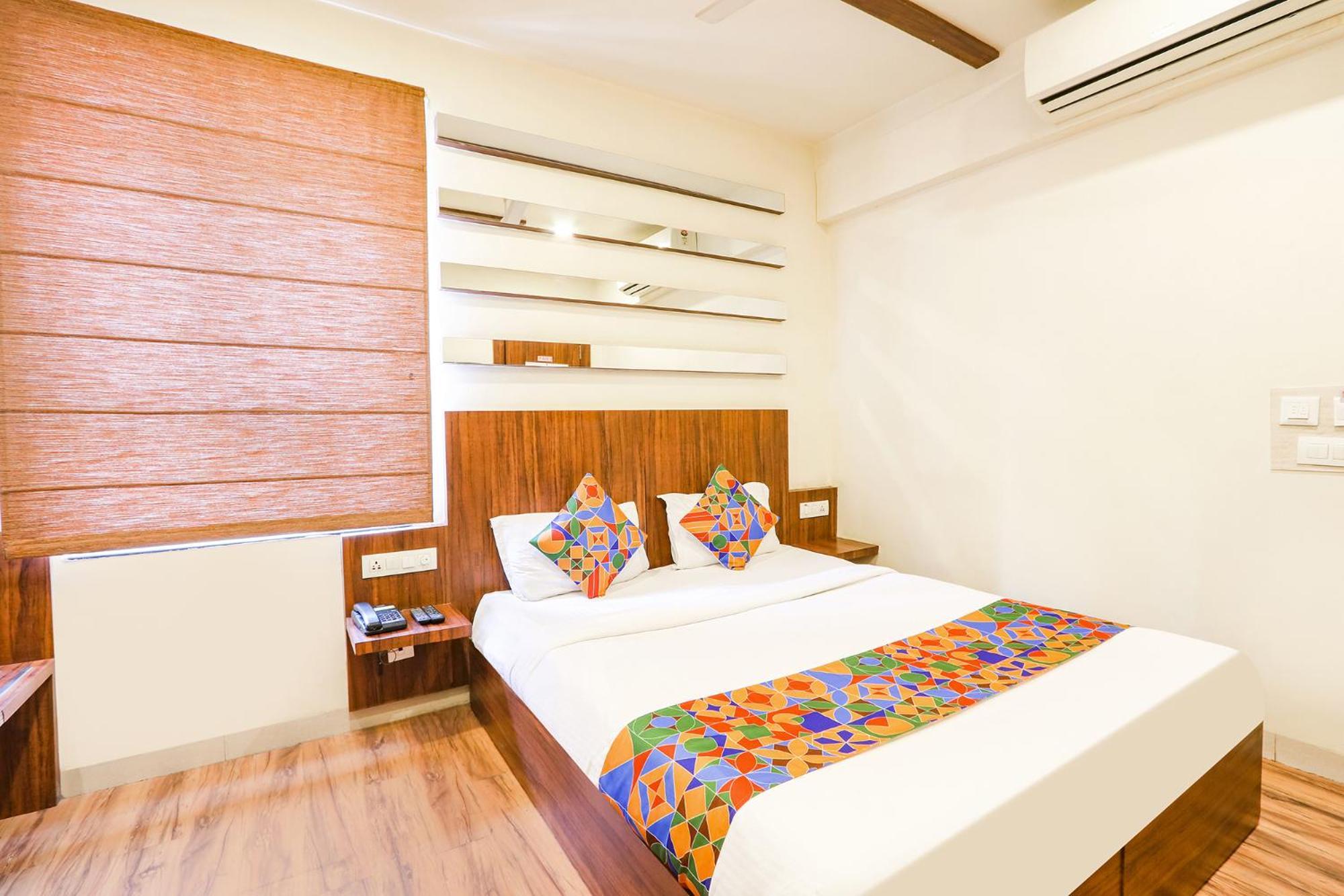 Fabhotel Arastu Plaza - Nampally Hyderabad Esterno foto