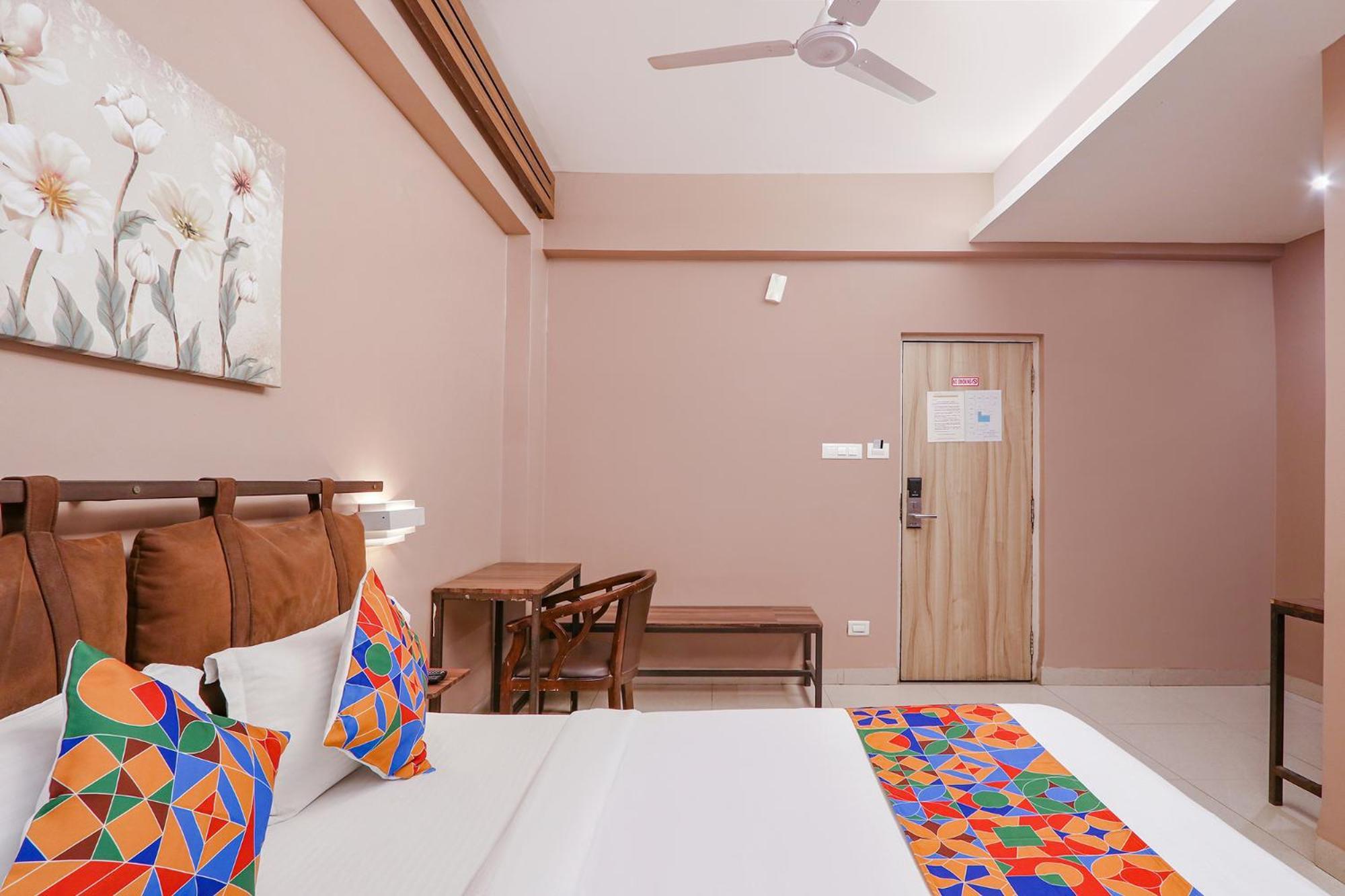 Fabhotel Arastu Plaza - Nampally Hyderabad Esterno foto