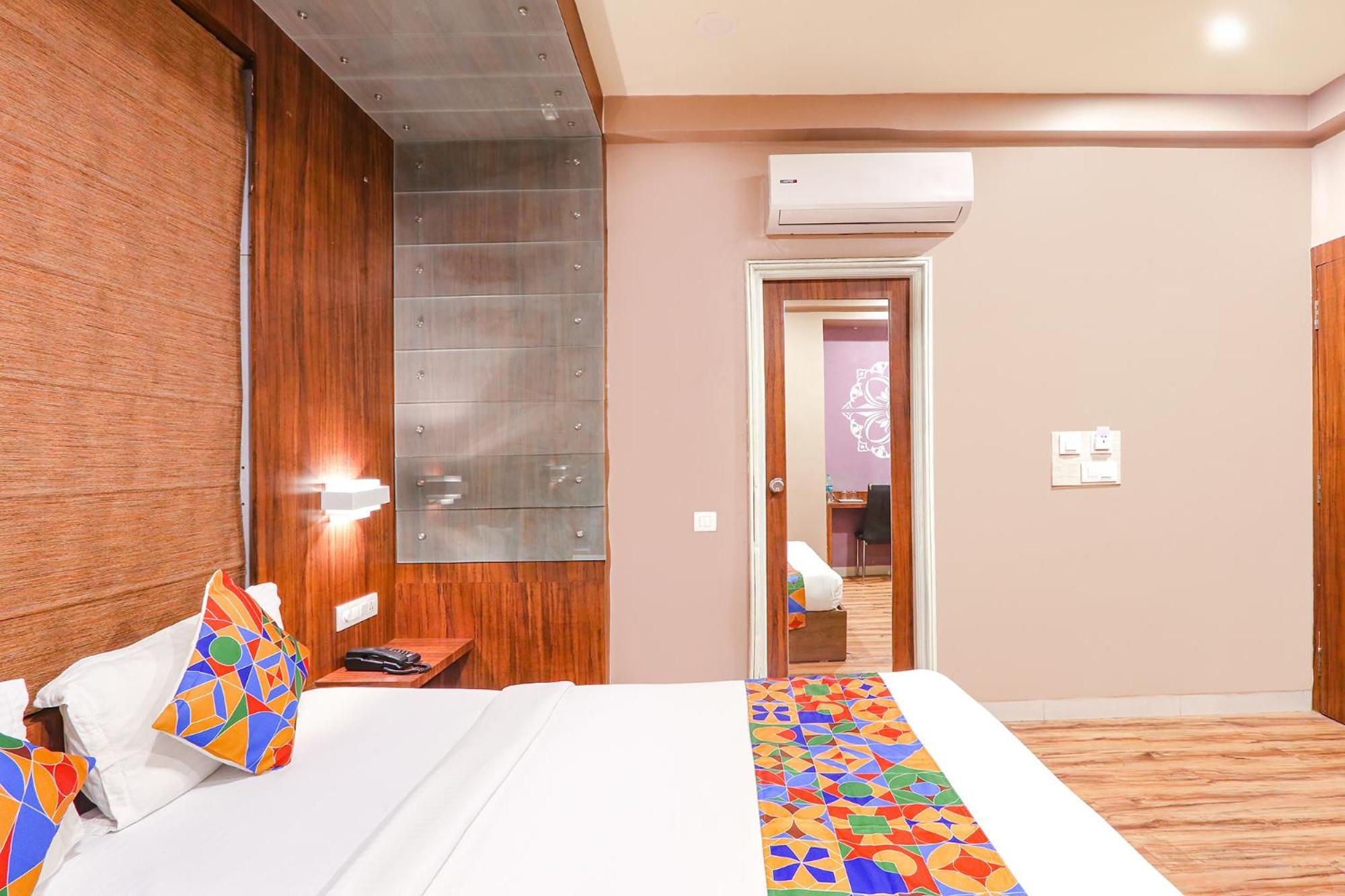 Fabhotel Arastu Plaza - Nampally Hyderabad Esterno foto