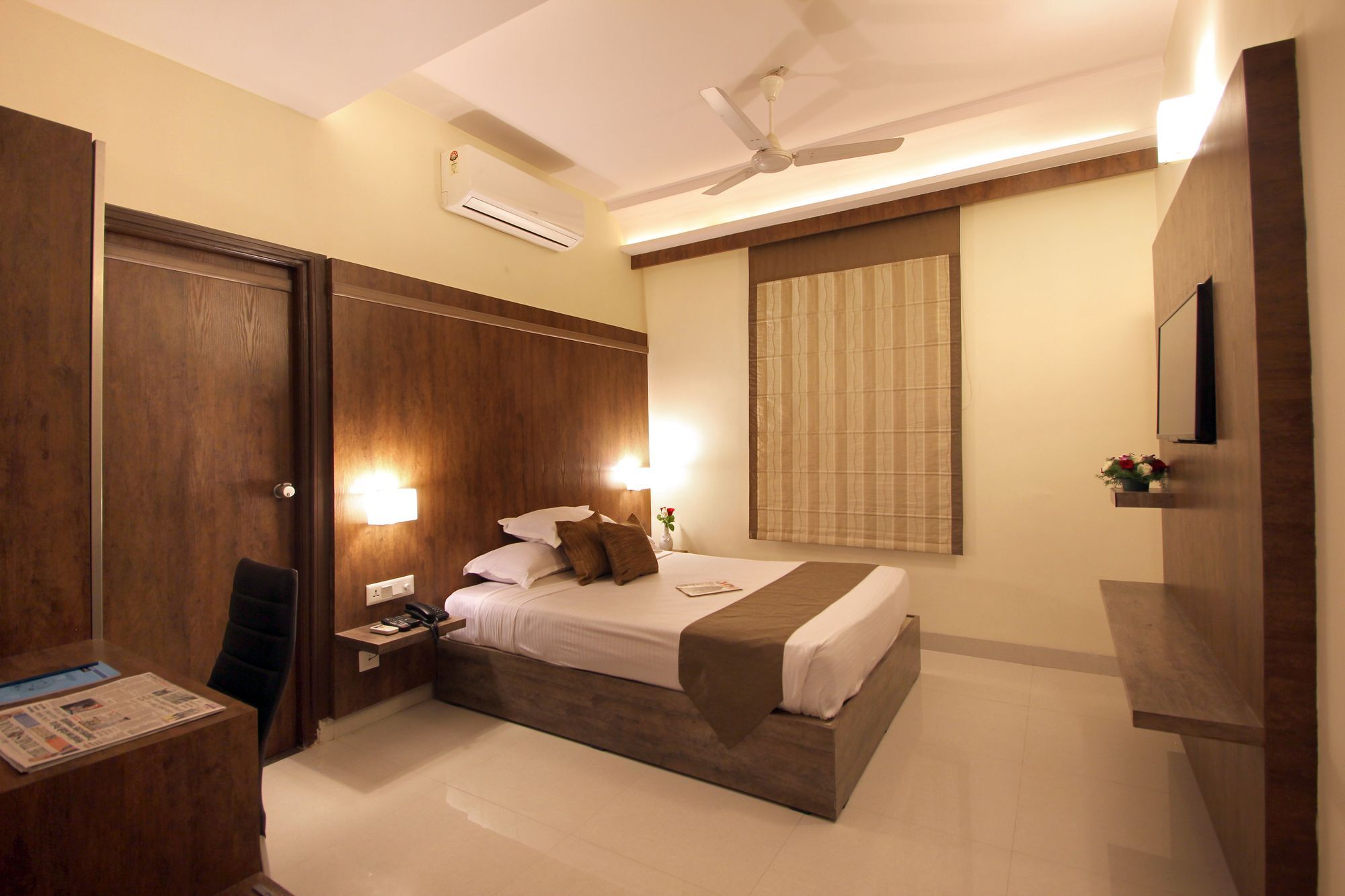 Fabhotel Arastu Plaza - Nampally Hyderabad Esterno foto