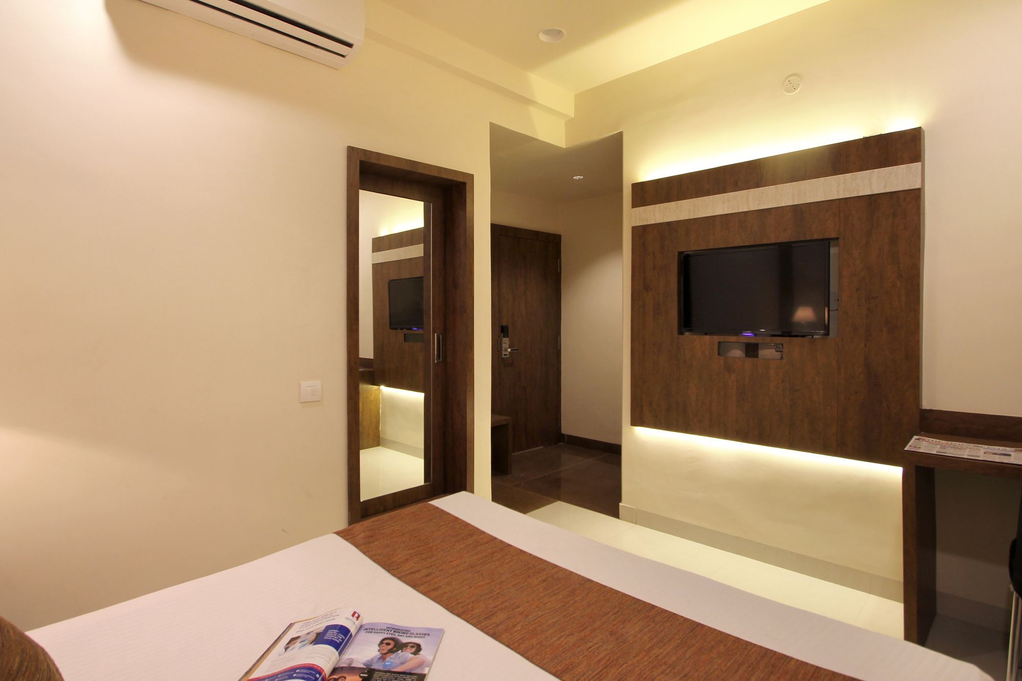 Fabhotel Arastu Plaza - Nampally Hyderabad Esterno foto