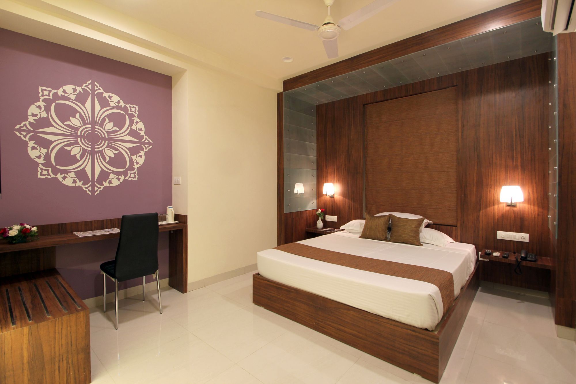 Fabhotel Arastu Plaza - Nampally Hyderabad Esterno foto